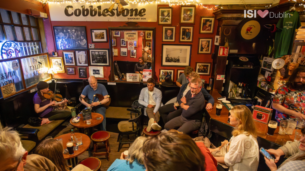 The Irish Pub-the Cobblestone