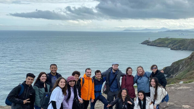 ISI sınıf arkadaşlarıyla